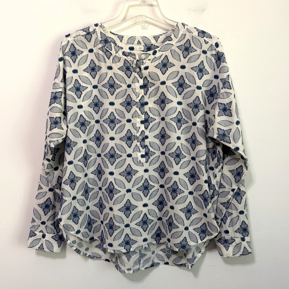 Loft The Softened Shirt L Blue Textured Floral Popover Half Button Long Sleeve